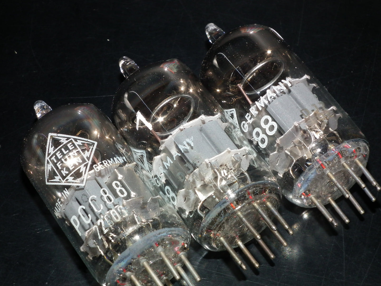 PCC88 Telefunken 7DJ8 NOS NIB balanced sections, low noise, Siemens Munich