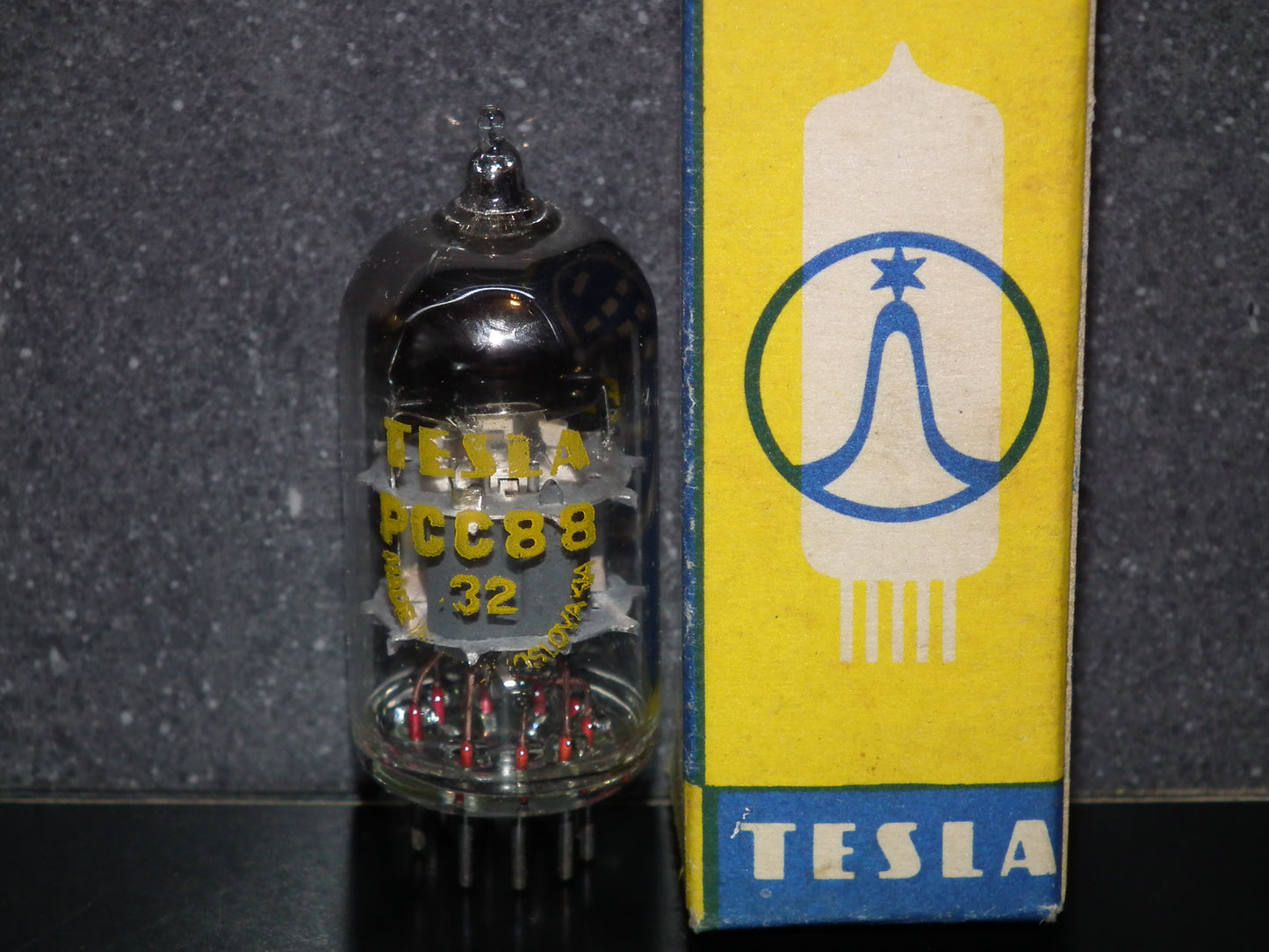 PCC88 7DJ8 TESLA CZ NOS balanced sections ECC88 6DJ8 E88CC 6922 sub