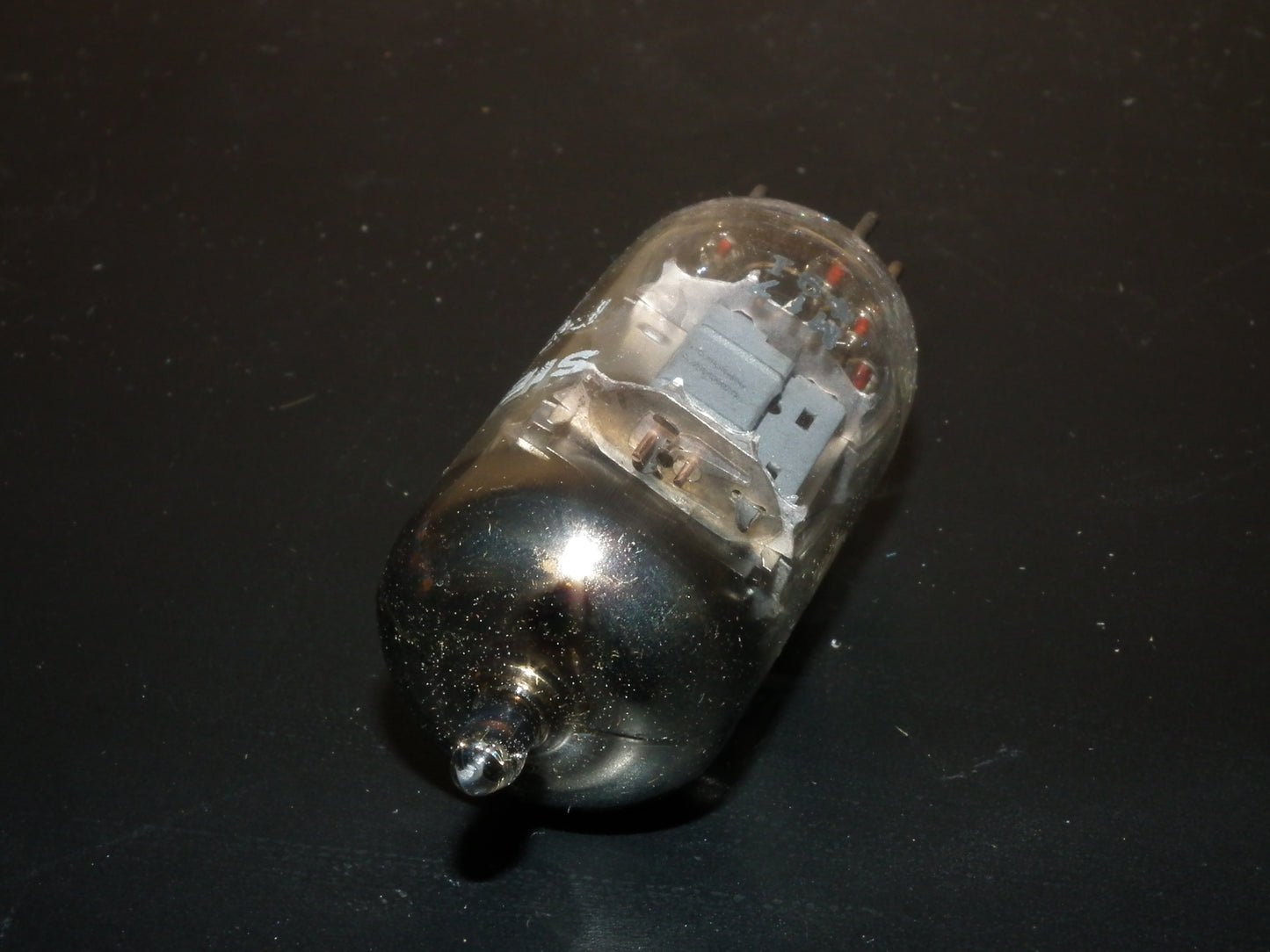 PCF82 Siemens tube NOS NIB 9U8 9U8A 9EA8