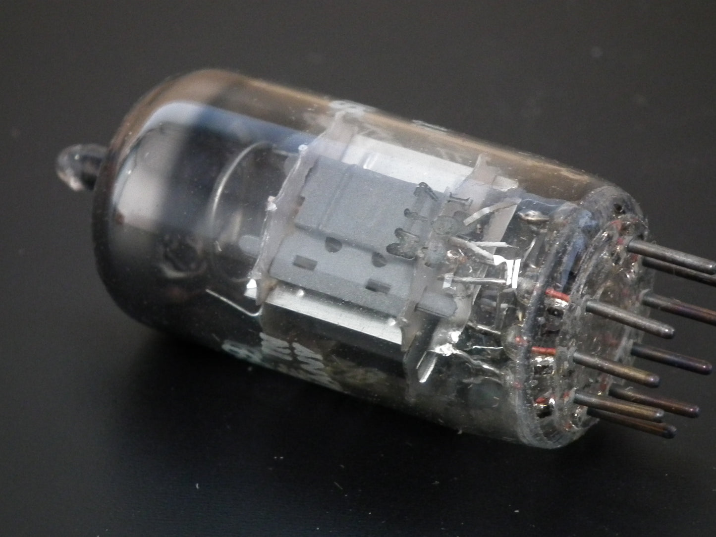 PCF82 Siemens tube NOS NIB 9U8 9U8A 9EA8