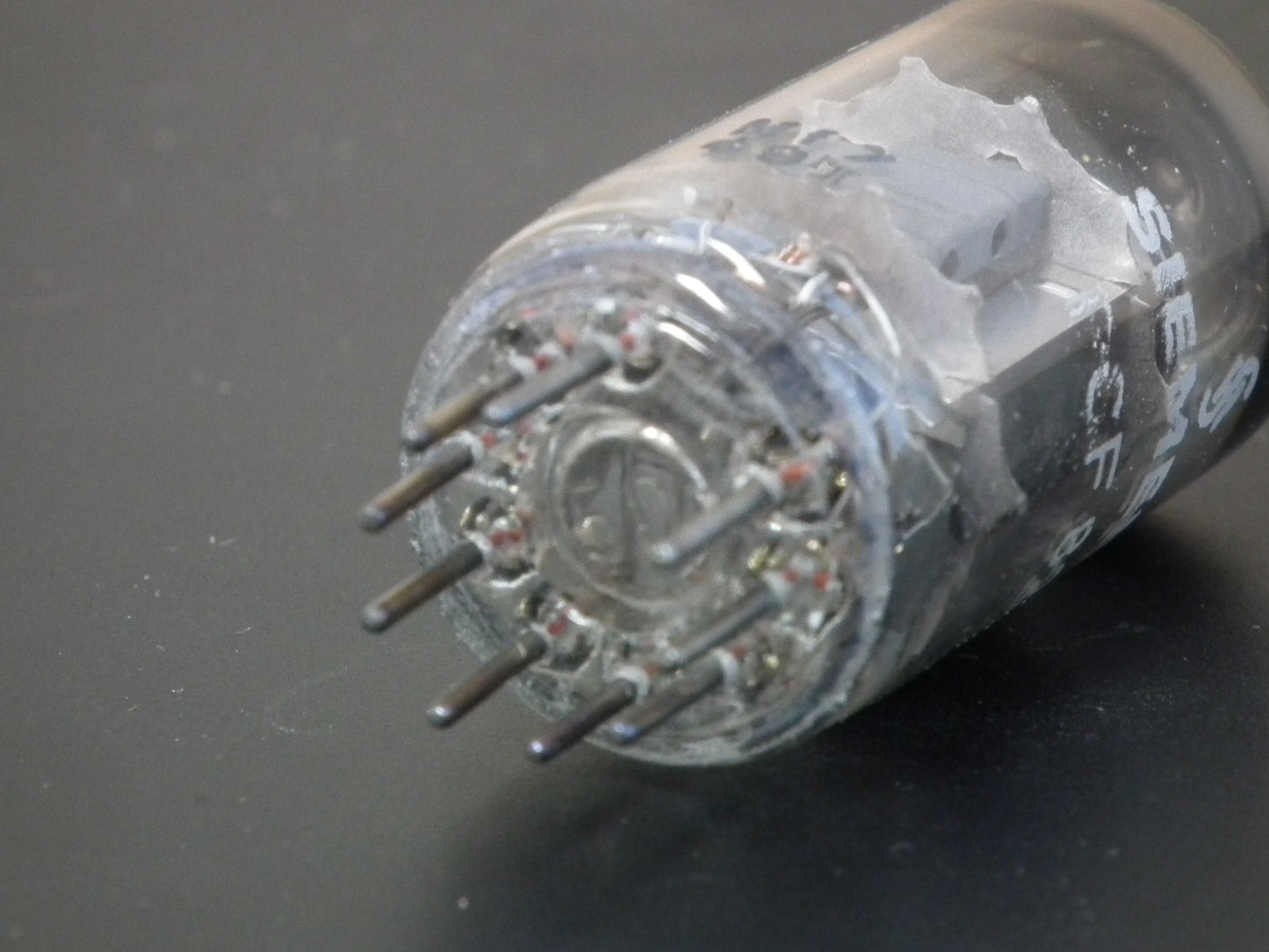 PCF82 Siemens tube NOS NIB 9U8 9U8A 9EA8