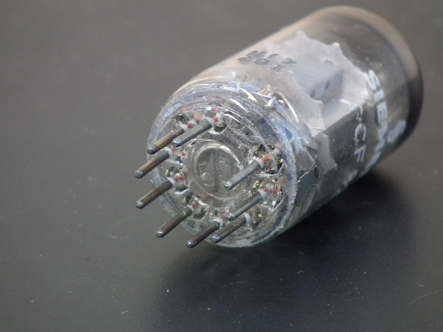 PCF82 Siemens tube NOS NIB 9U8 9U8A 9EA8