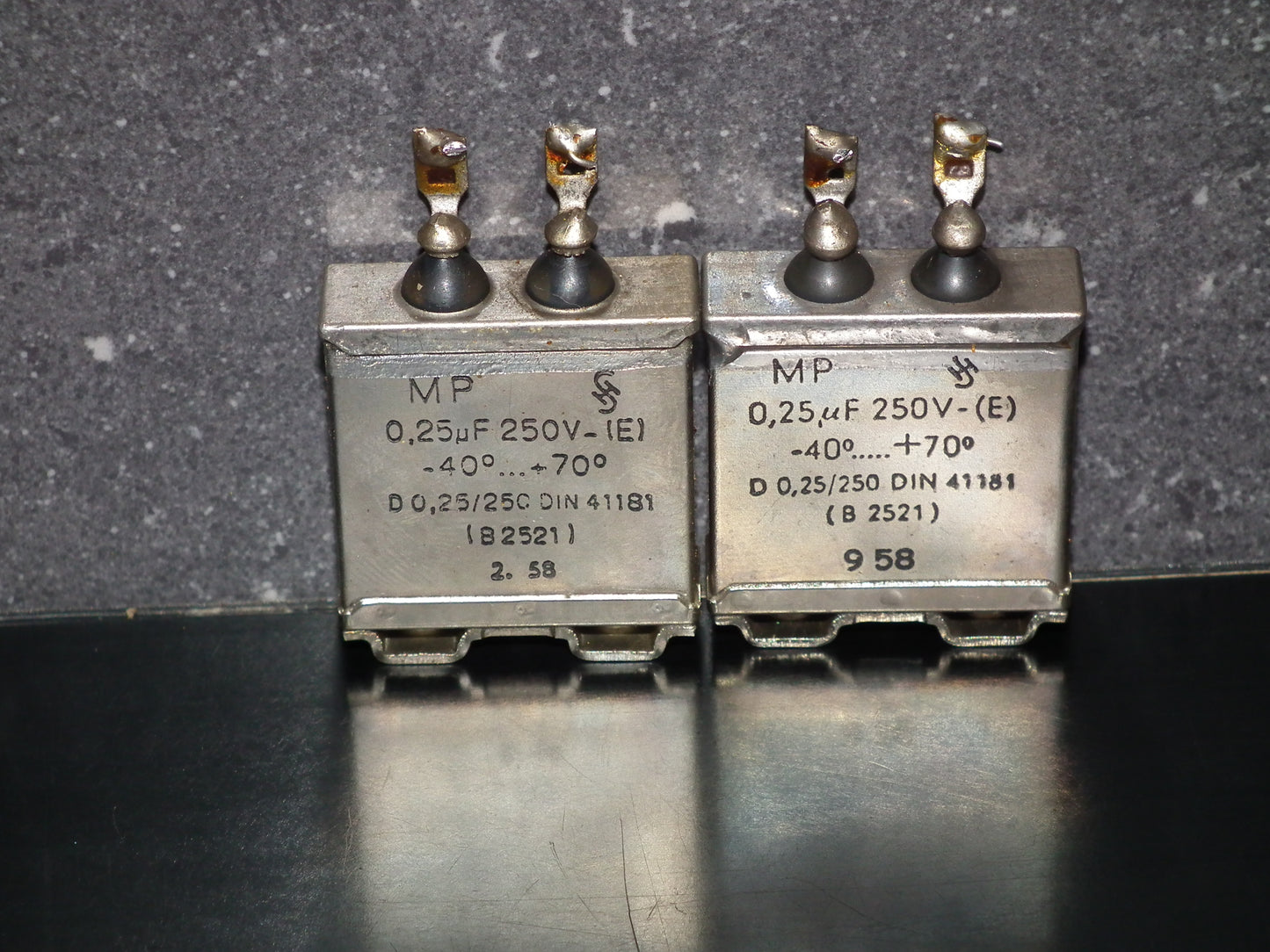 Siemens Klangfilm PIO capacitors 0.25uF 250V glass end seal two pcs (2)