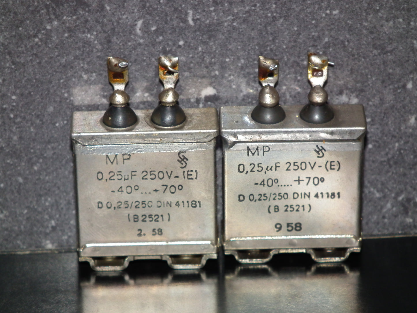 Siemens Klangfilm PIO capacitors 0.25uF 250V glass end seal two pcs (2)