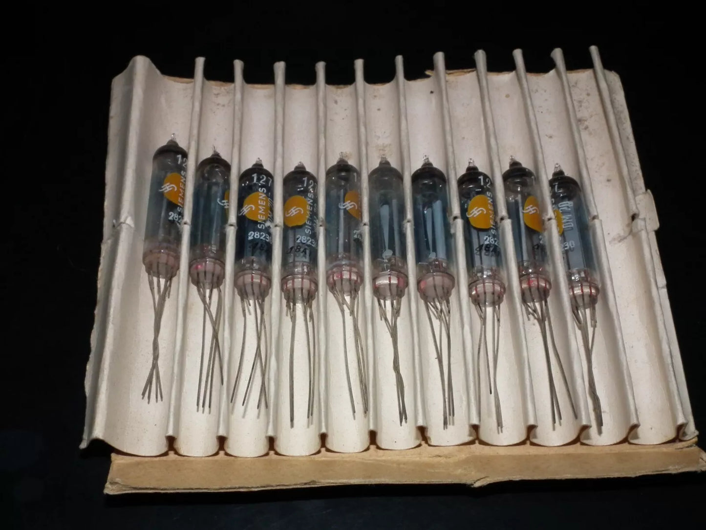 One (1 pcs) Siemens DM70 NOS Tube Tuning Indicator Magic Eye