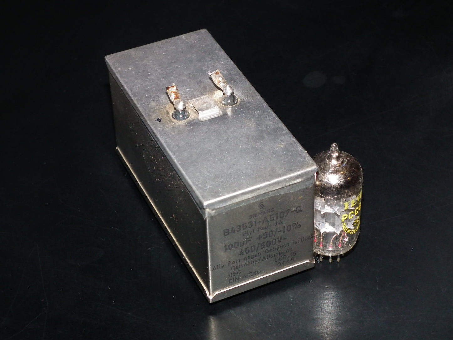 Siemens Klangfilm Electrolytic capacitor 100uF 500V Glass end seal