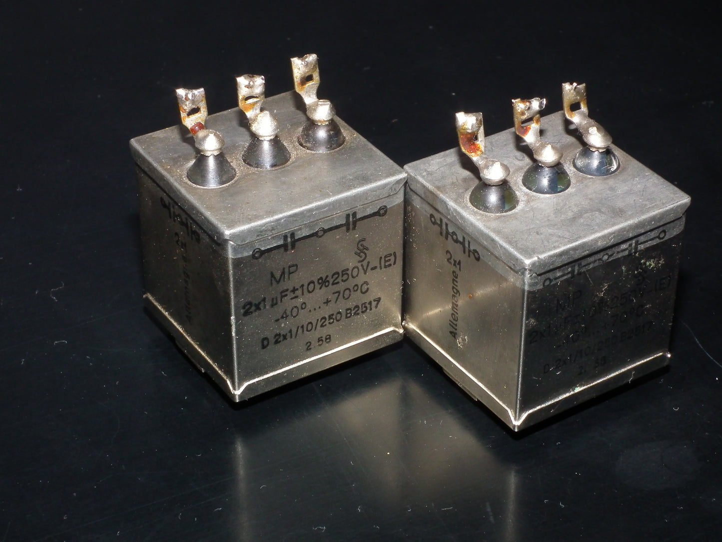 Siemens Klangfilm PIO capacitors 2x1uF/250V glass end seal two pcs (2)
