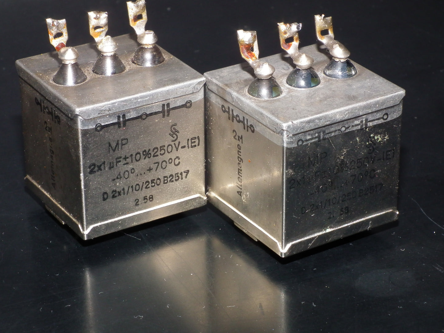 Siemens Klangfilm PIO capacitors 2x1uF/250V glass end seal two pcs (2)