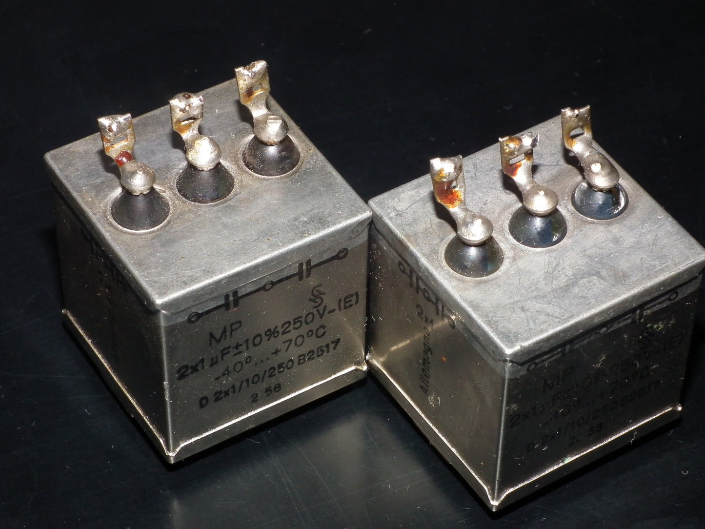 Siemens Klangfilm PIO capacitors 2x1uF/250V glass end seal two pcs (2)