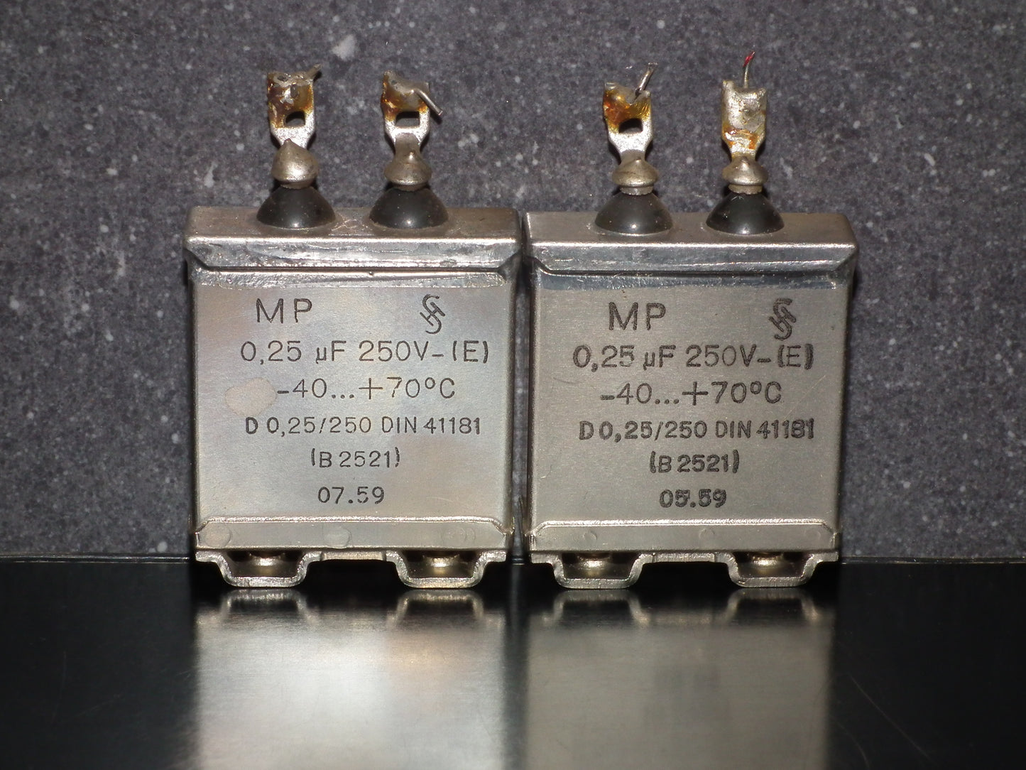 Siemens Klangfilm PIO capacitors 0.25uF 250V glass end seal two pcs (2)