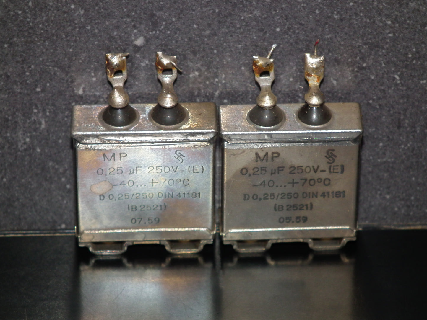 Siemens Klangfilm PIO capacitors 0.25uF 250V glass end seal two pcs (2)