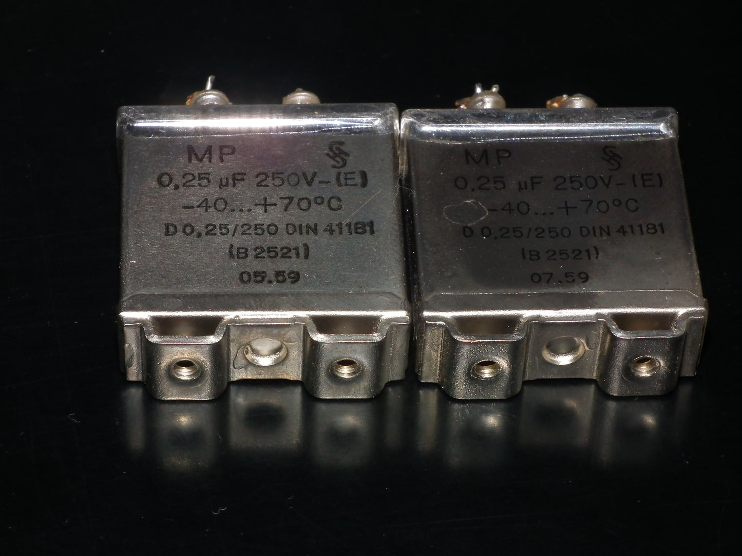 Siemens Klangfilm PIO capacitors 0.25uF 250V glass end seal two pcs (2)