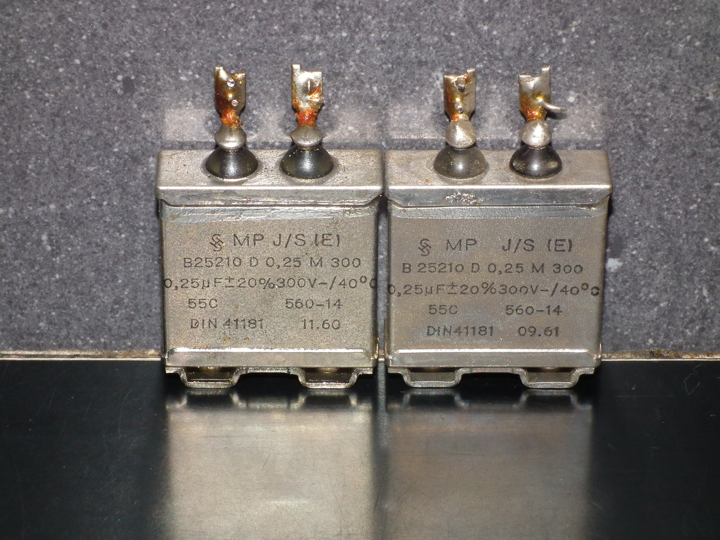 Two vintage Siemens PIO capacitors 0.25uF 300V Klangfilm - West Germany tube audio 250nF