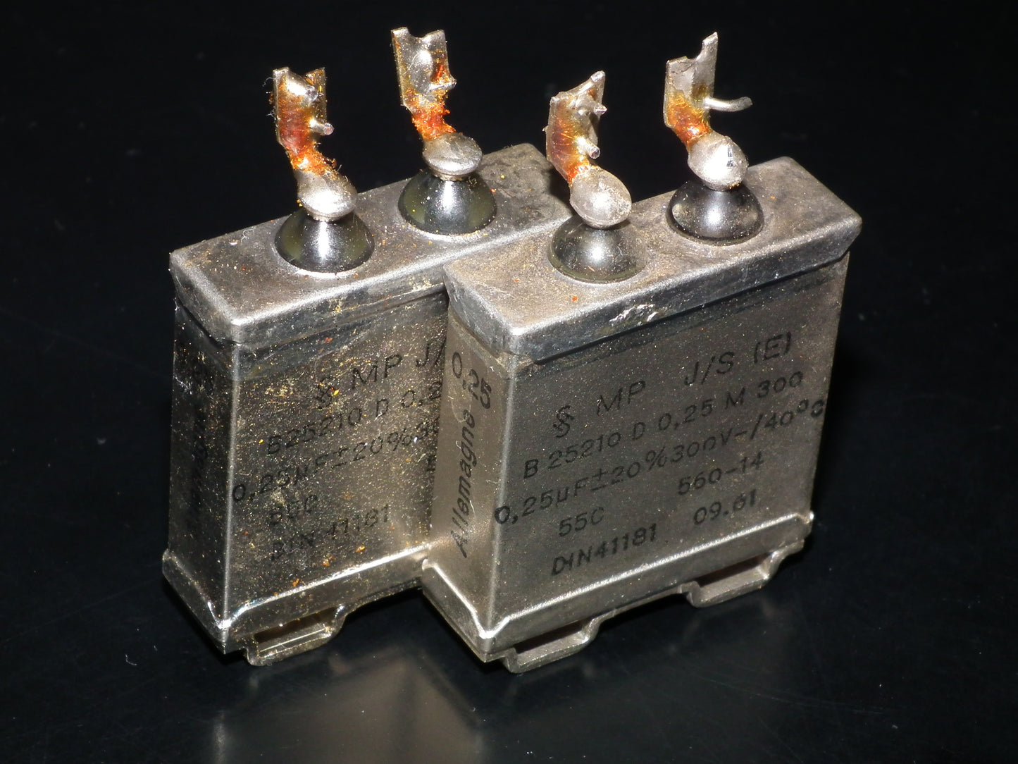 Two vintage Siemens PIO capacitors 0.25uF 300V Klangfilm - West Germany tube audio 250nF