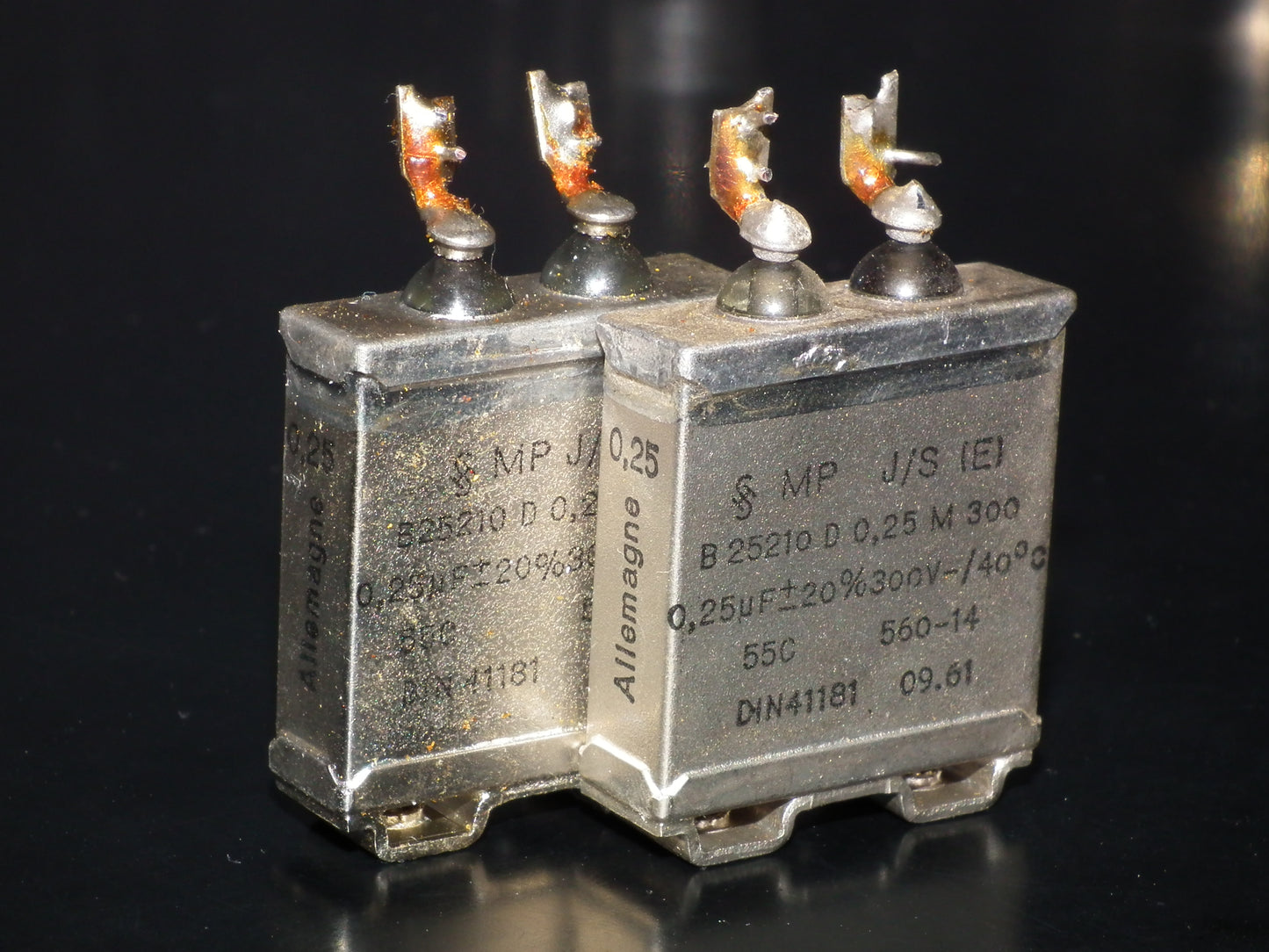 Two vintage Siemens PIO capacitors 0.25uF 300V Klangfilm - West Germany tube audio 250nF