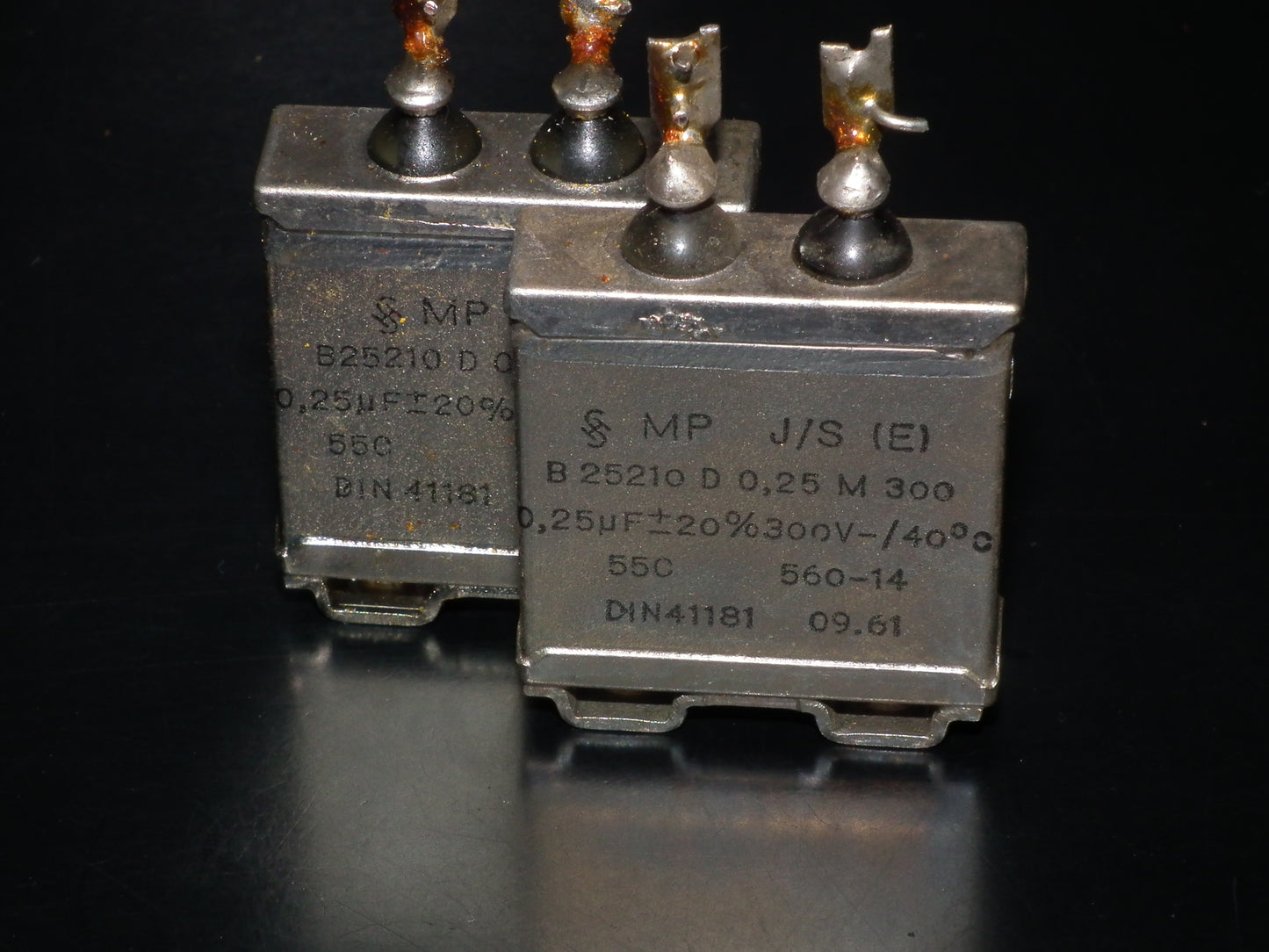 Two vintage Siemens PIO capacitors 0.25uF 300V Klangfilm - West Germany tube audio 250nF