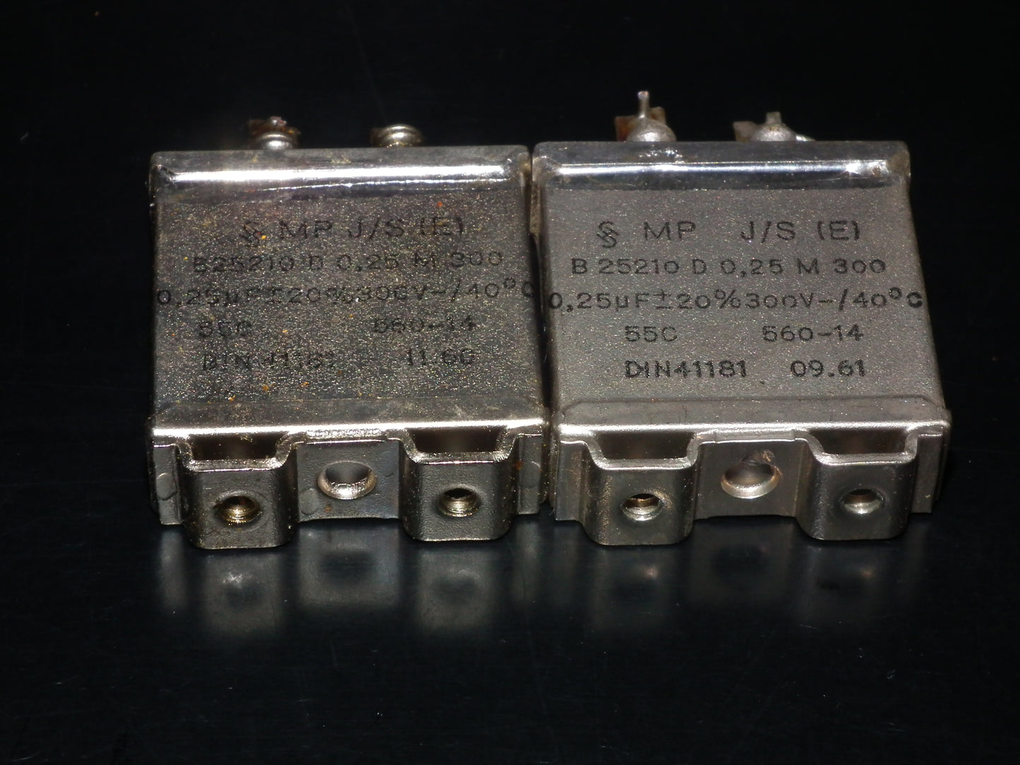 Two vintage Siemens PIO capacitors 0.25uF 300V Klangfilm - West Germany tube audio 250nF