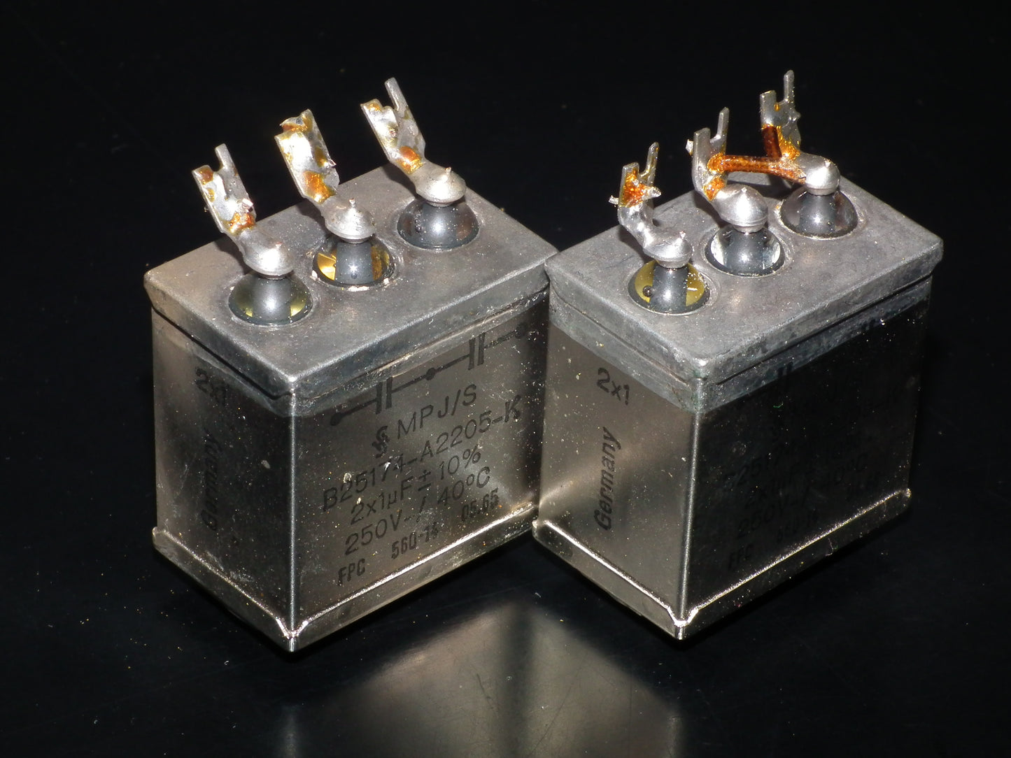 Siemens Klangfilm PIO capacitors 2x1uF/250V glass end seal two pcs 60s