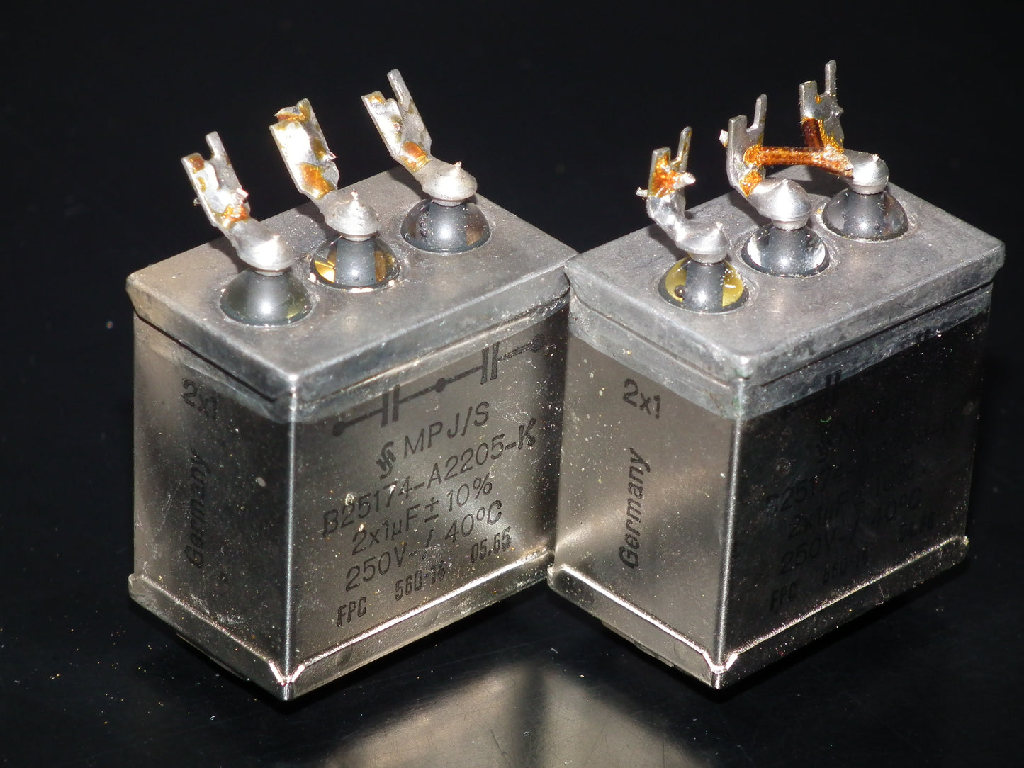 Siemens Klangfilm PIO capacitors 2x1uF/250V glass end seal two pcs 60s