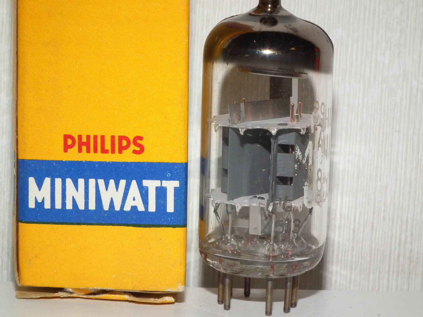 One tube (1pcs) UCC85 Philips NOS NIB Old type early 60s