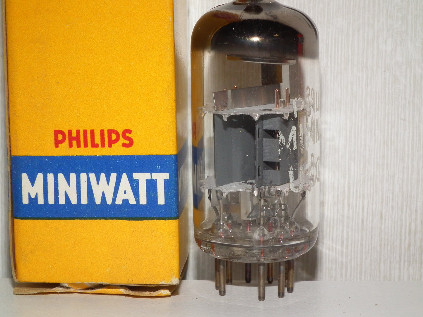 One tube (1pcs) UCC85 Philips NOS NIB Old type early 60s
