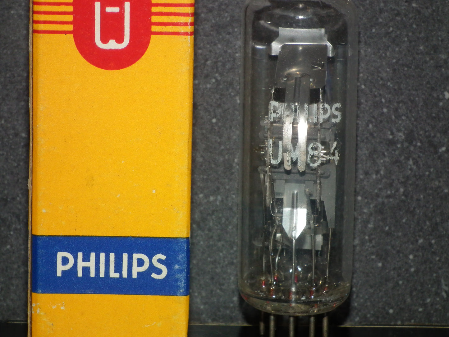 UM84 Philips Tuning Magic Eye Indicator Tube NOS NIB
