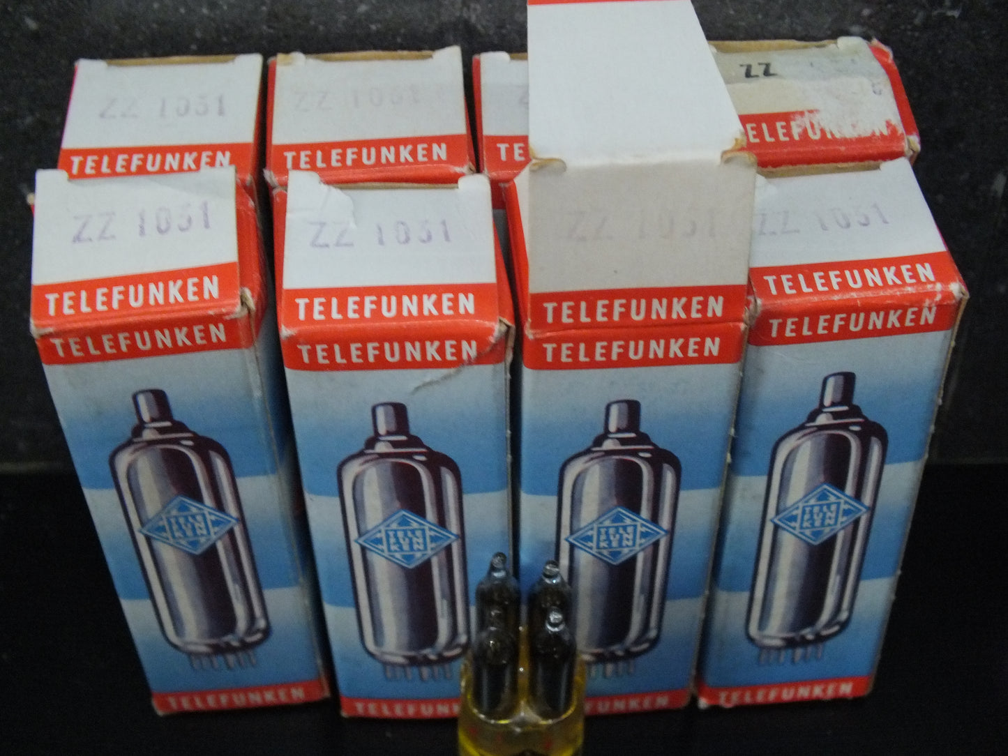ZZ1031 Telefunken NOS NIB stablilisator tube Diamond Bottom