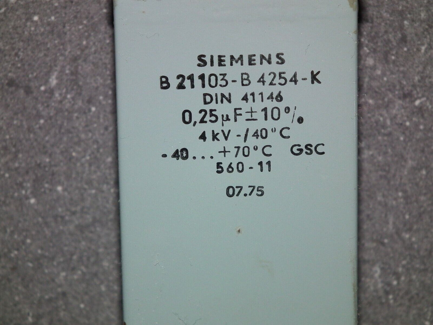 One vintage Siemens PIO capacitor 0.25u 4kV Klangfilm Made in West Germany 1975