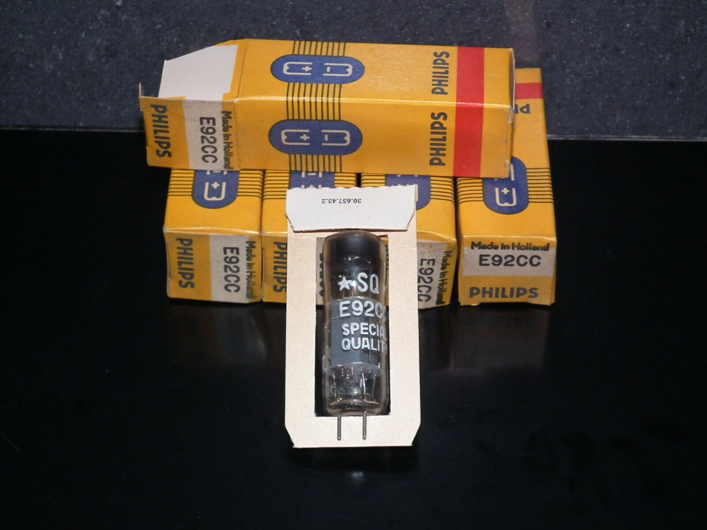 E92CC Philips Miniwatt NOS NIB Ultra RARE Crossfoil D Getter