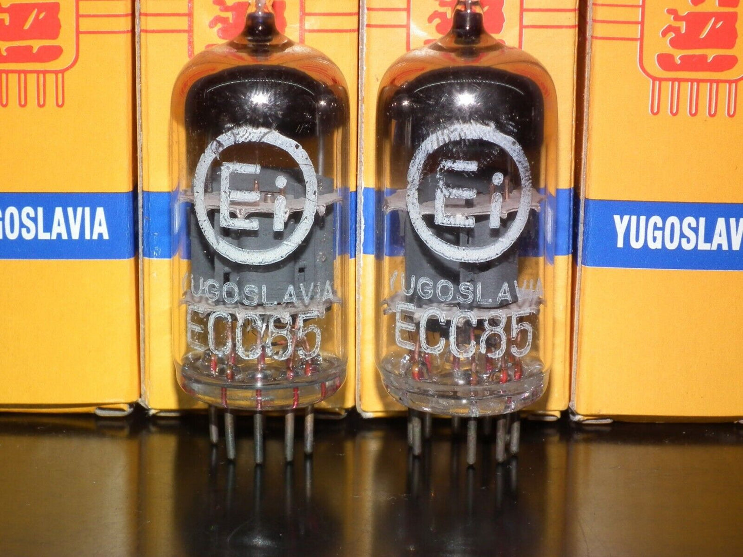 One tube (1pcs) ECC85 6AQ8 EI Philips NOS NIB Old type early 70s