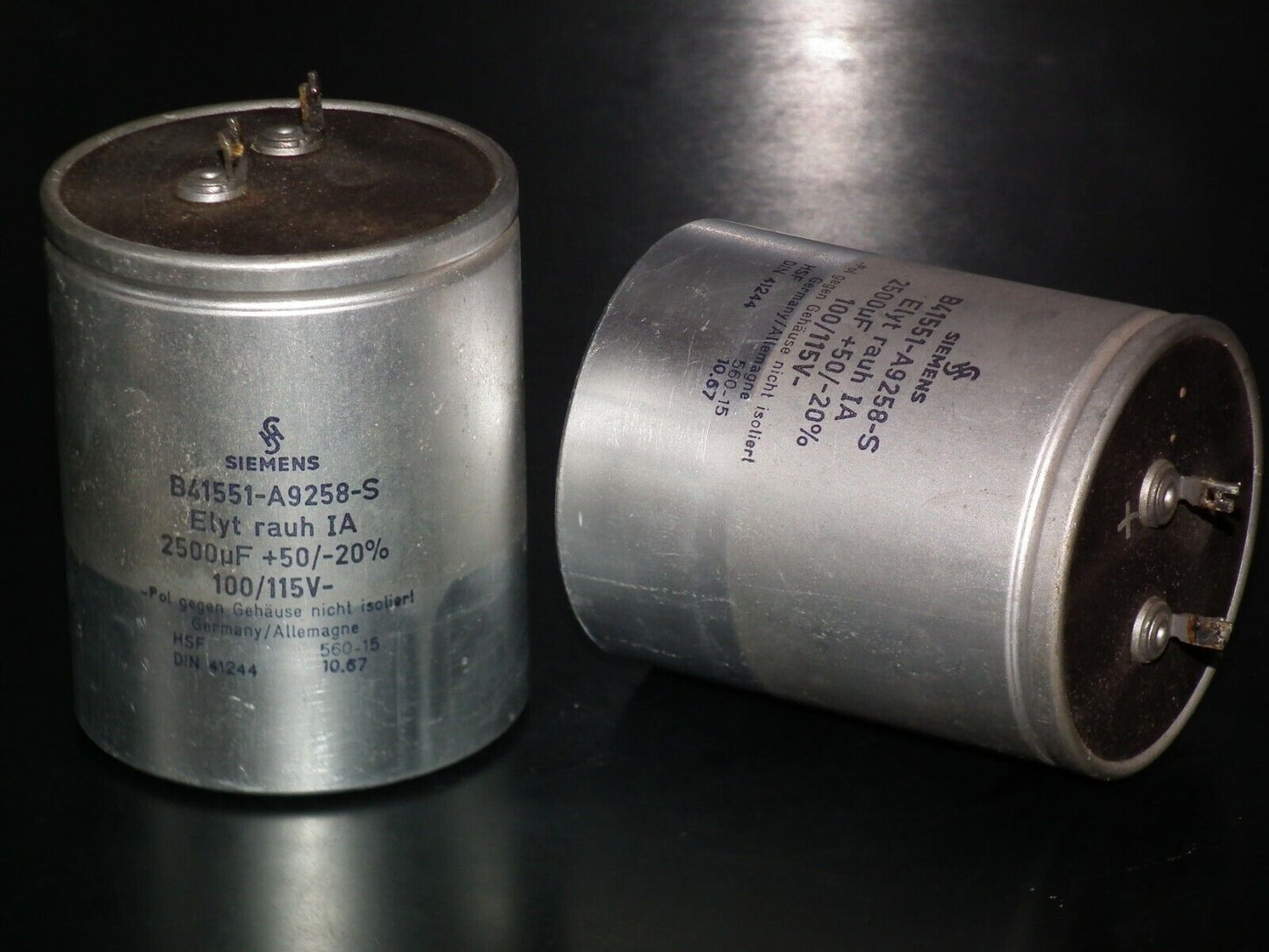 Two vintage Siemens electrolytic capacitors 2500uF / 115V Klangfilm October 1967