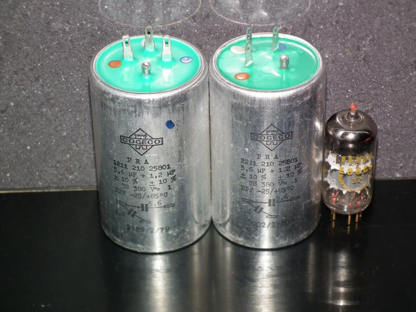 One vintage NOS COGECO capacitor 5,6uF + 1,2uF 380V Made back in 1979 in France