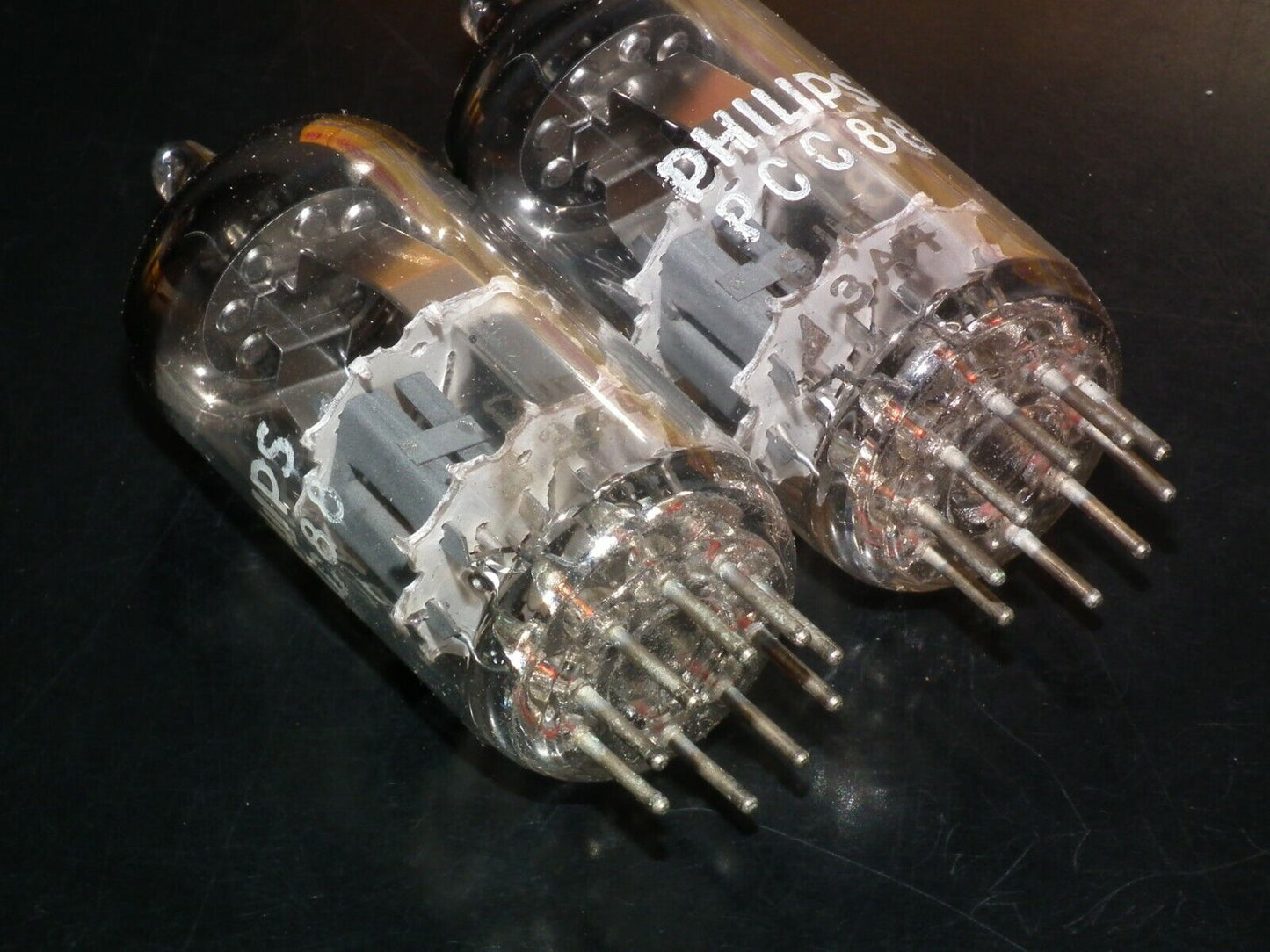 One (1 tube) PCC88 Philips 7DJ8 Platinum Heerlen Holland Dimpled Disc early 70s