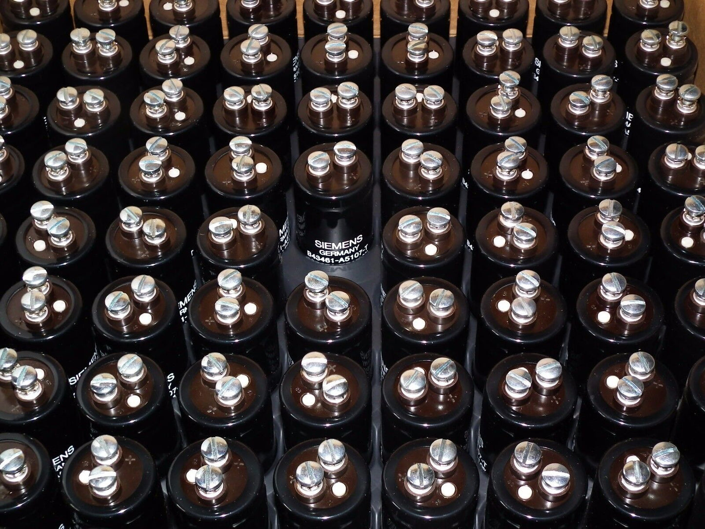 Ten pcs (10) Siemens NOS electrolytic capacitors 100uF 450V West Germany 80s