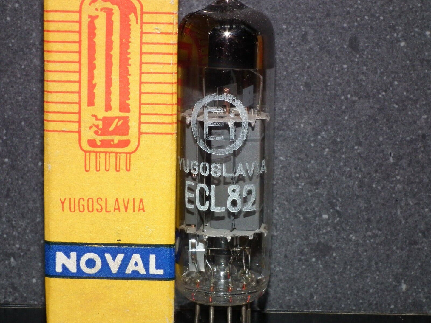 ECL82 6BM8 EI Philips NOS NIB Yugoslavia Dimpled disc getter