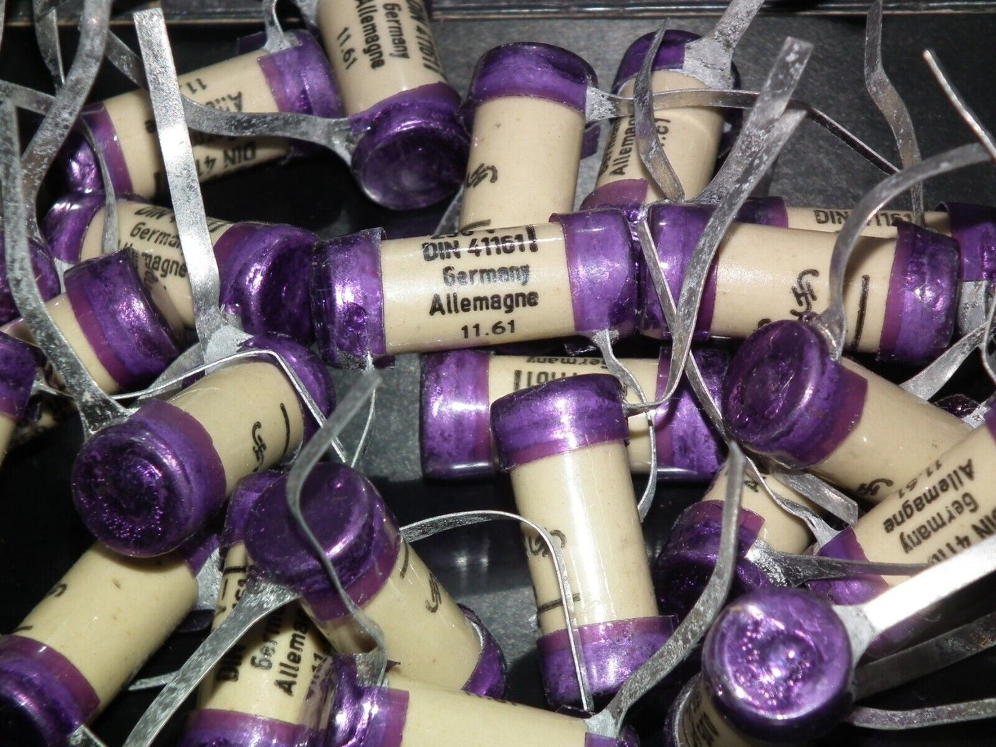 Two vintage Sikatrop Capacitors 0.05mfd 250V Siemens Klangfilm Hi End 50nF 250V