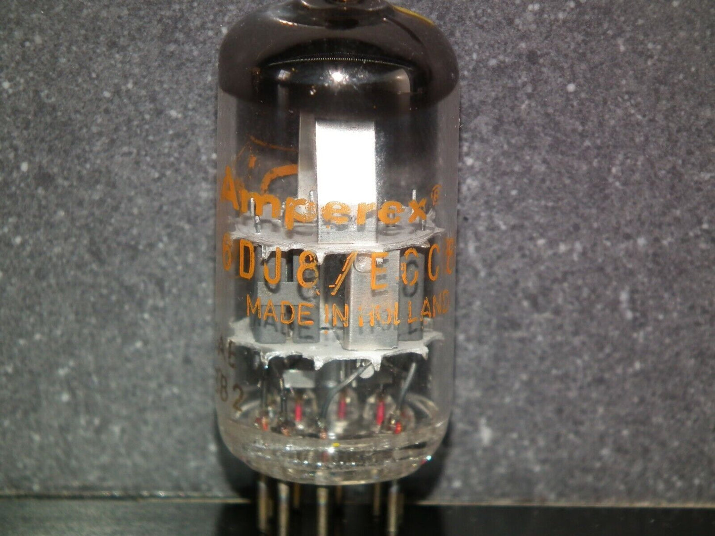 ECC88 Amperex PQ 6DJ8 NOS balanced sections, low noise, strong example
