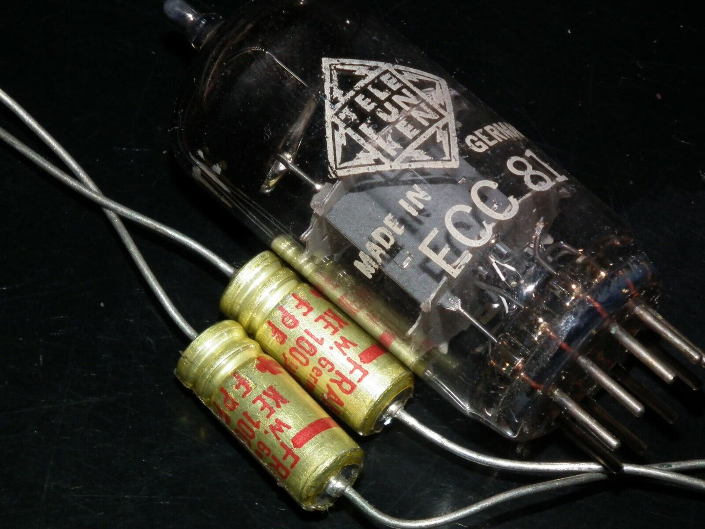 Two vintage electrolytic capacitors FRAKO 100uF 6V NOS Made in West Germany 70s