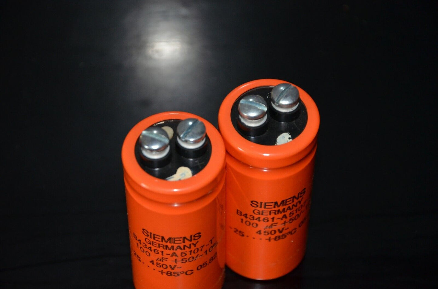 Two vintage NOS electrolytic capacitors 100uF 450V Siemens Germany (screw term.)
