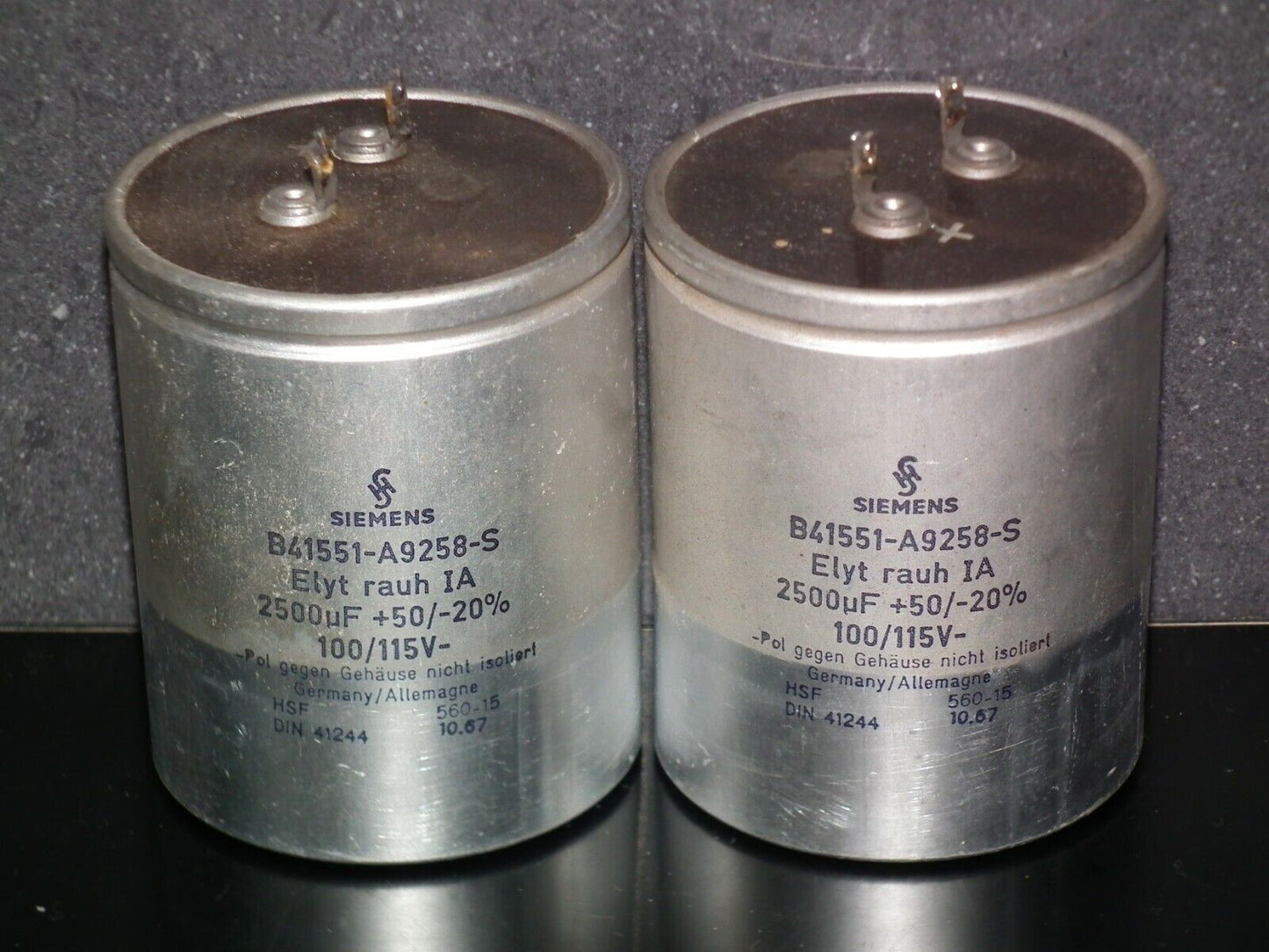 Two vintage Siemens electrolytic capacitors 2500uF / 115V Klangfilm October 1967