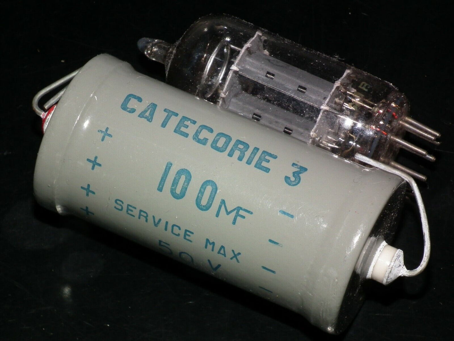 One vintage electrolytic capacitor 100u 50V 100mfd MICRO France 60s