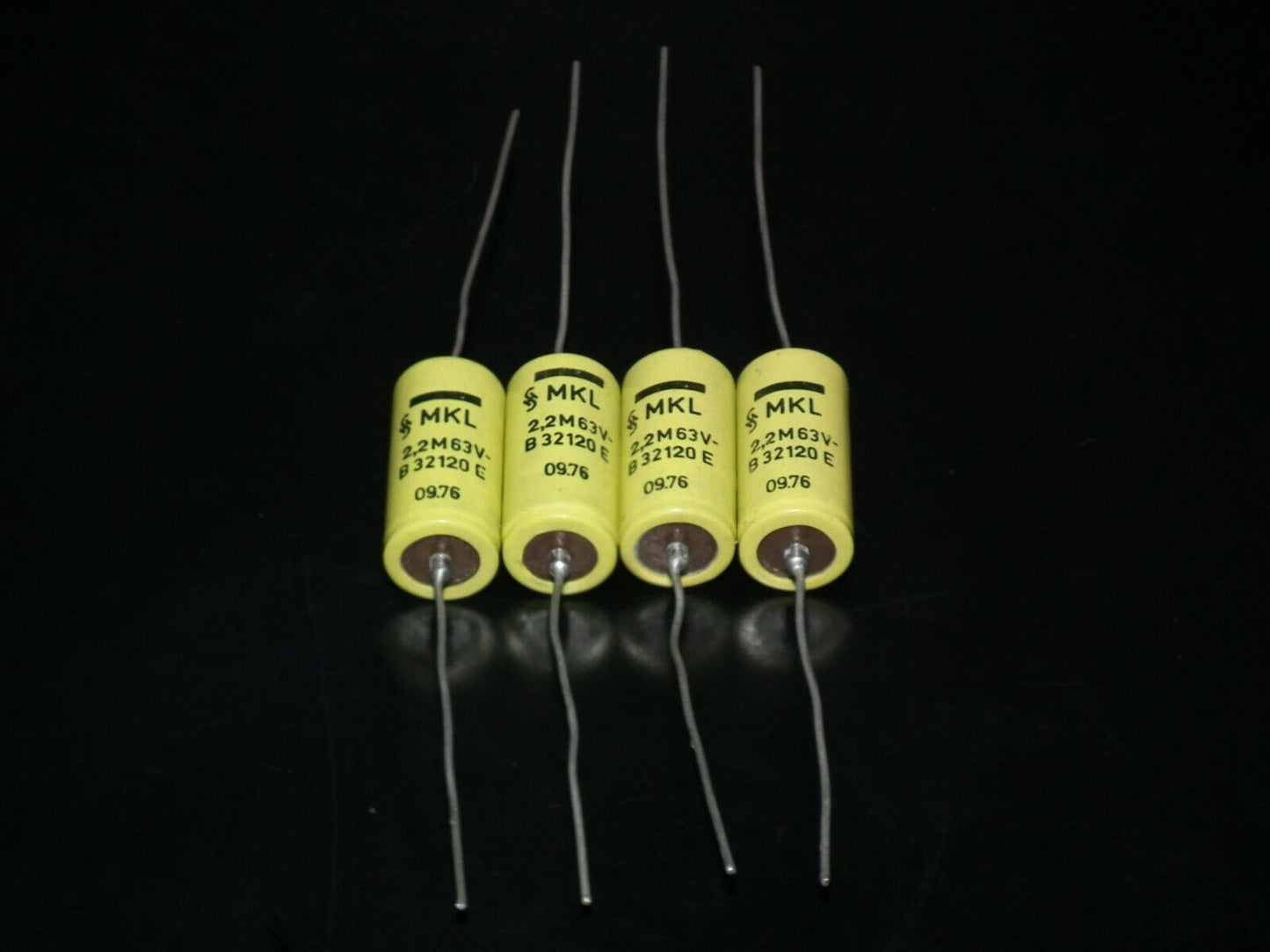 Four 4 NOS vintage Siemens MKL Capacitors 2.2mfd 63V Klangfilm West Germany 2u2