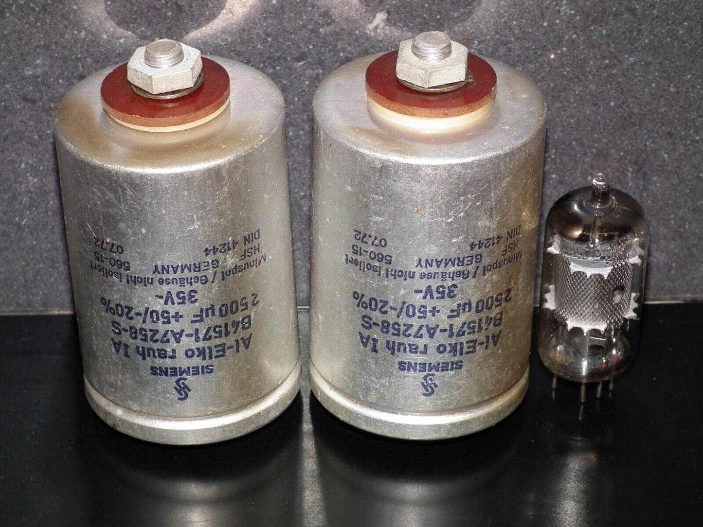 Siemens electrolytic capacitor 2500uF 35V Klangfilm West Germany 1972
