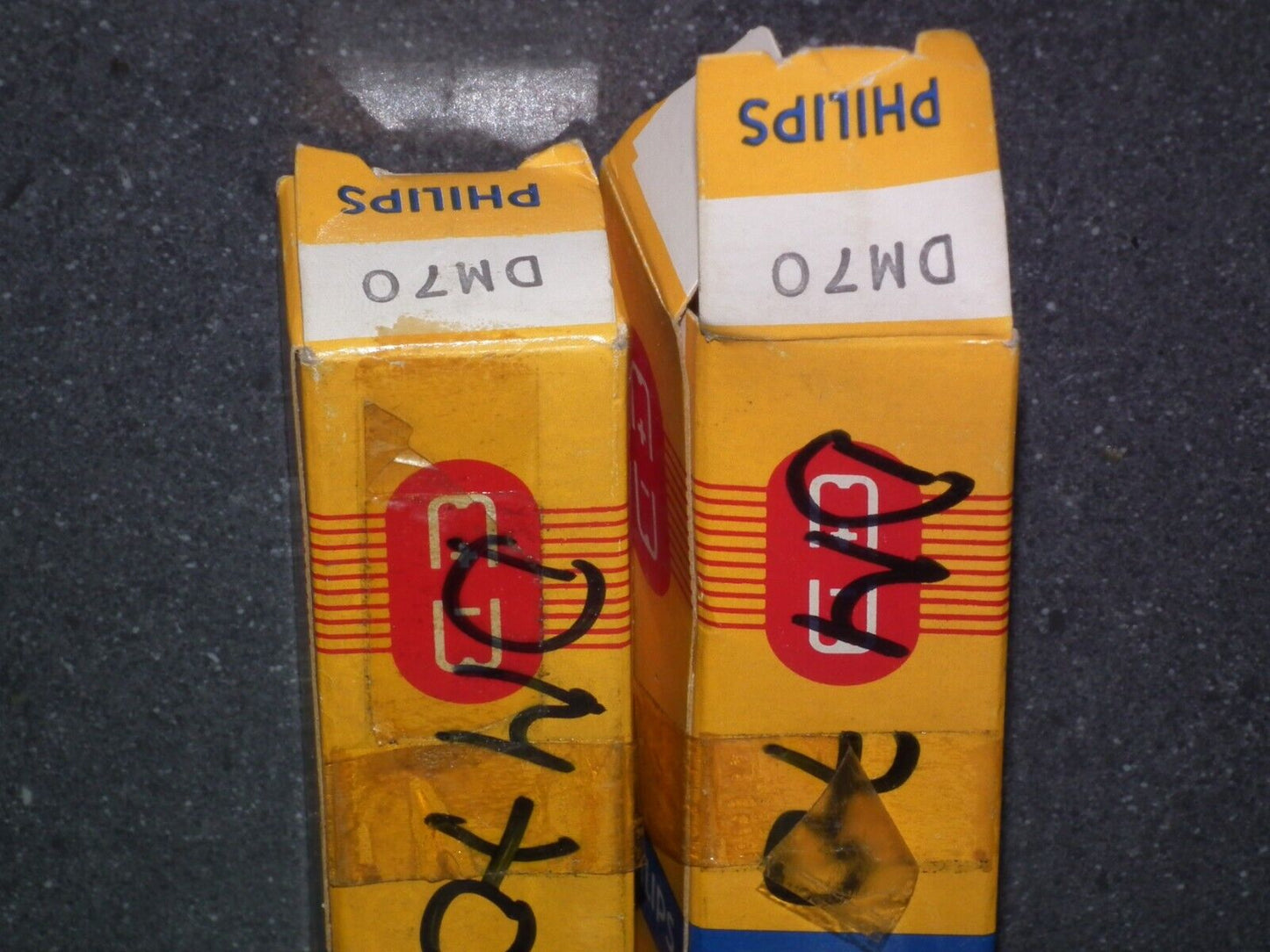 One (1 pcs) PHILIPS DM70 NOS NIB Tube Tuning Indicator Magic Eye DM 70