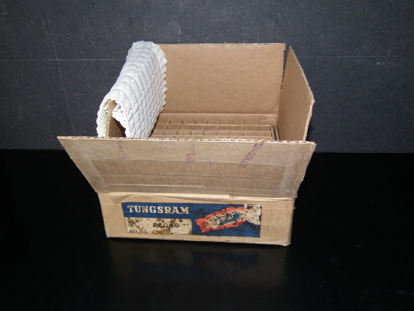 PCC88 7DJ8 Tungsram Hungary 1971 NOS balanced sections ECC88 6DJ8 E88CC 6922 sub