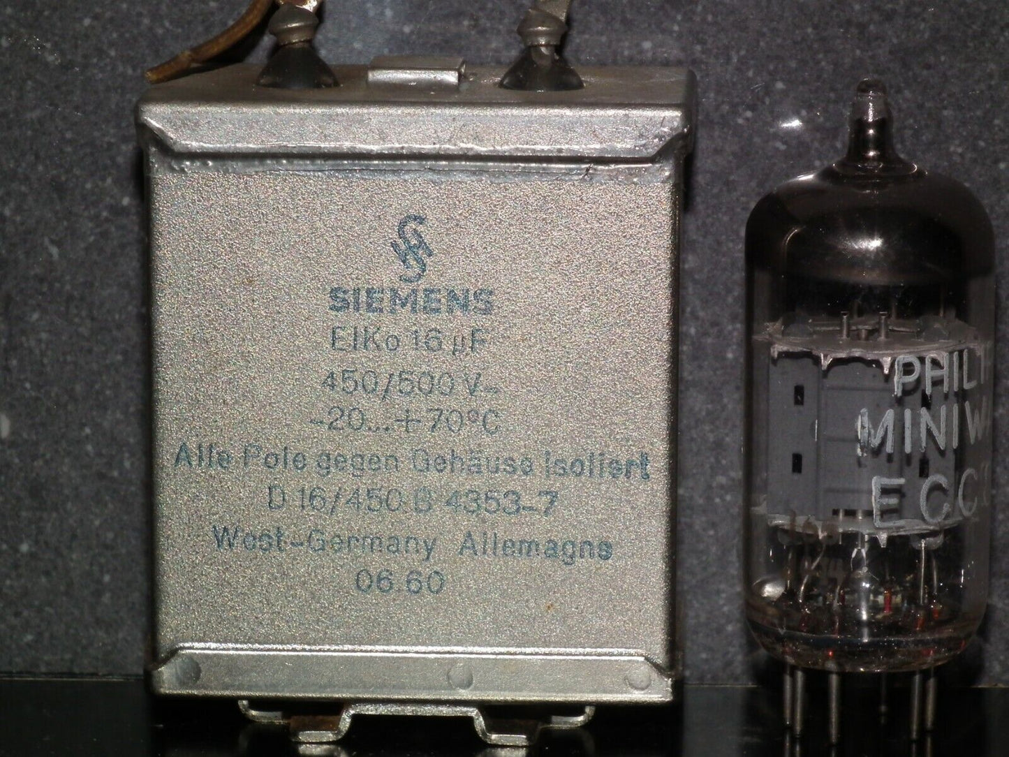 One vintage Siemens electrolytic capacitor 16uF / 500V Klangfilm glass end seal