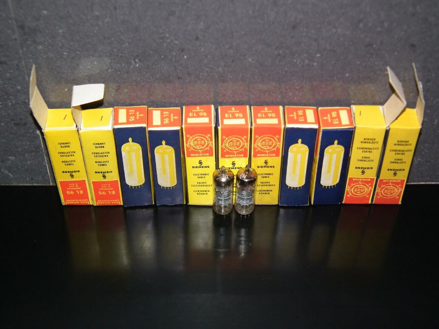 EL95 6DL5 Siemens & Halske Munich platinum matched pair (2 tubes) NOS NIB