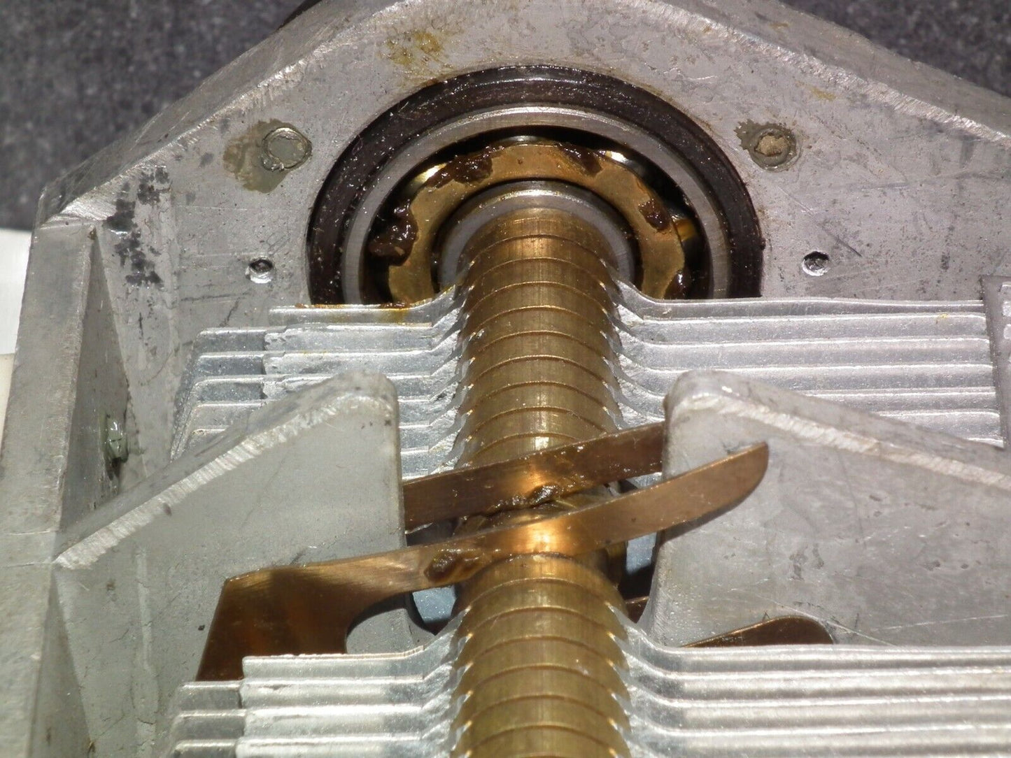 Three Sections Air Variable Capacitor 200pF + 275pF + 300pF NOS Ball bearing