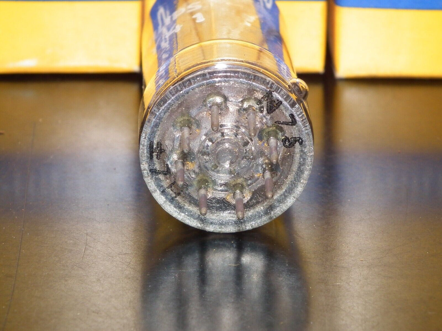 UY41 Philips NOS NIB