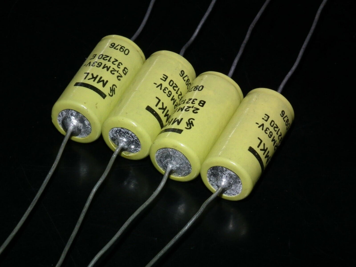 Four 4 NOS vintage Siemens MKL Capacitors 2.2mfd 63V Klangfilm West Germany 2u2